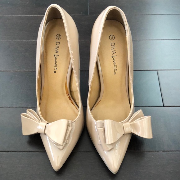Nude Bow Pumps - Picture 1 of 9